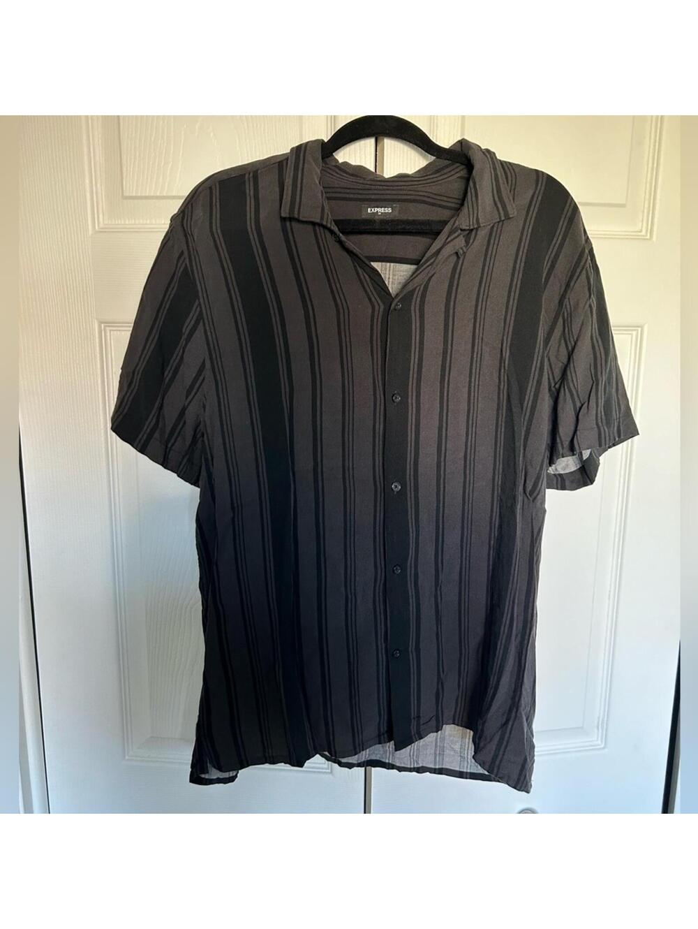 Men’s Black & Grey Button Up - L - EUC